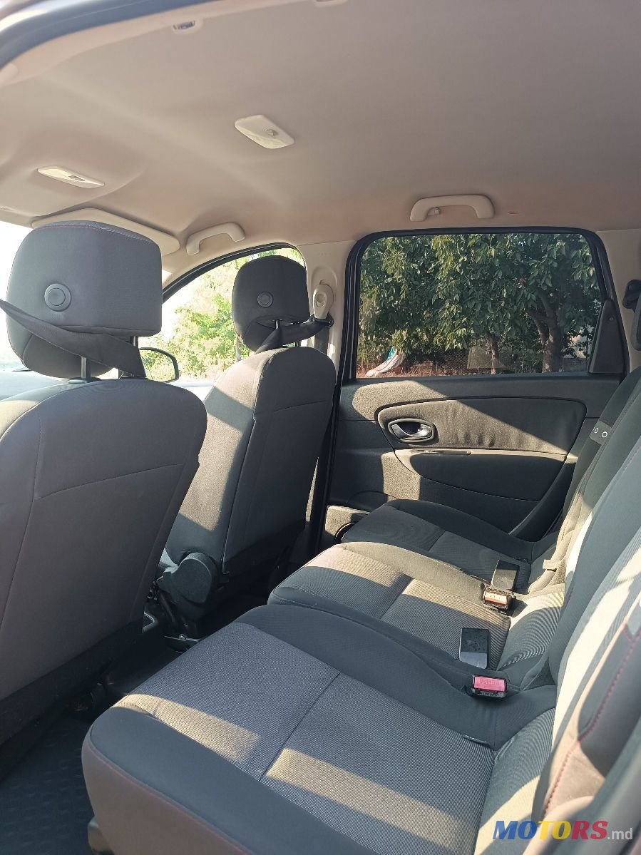 2013' Renault Grand Scenic photo #2