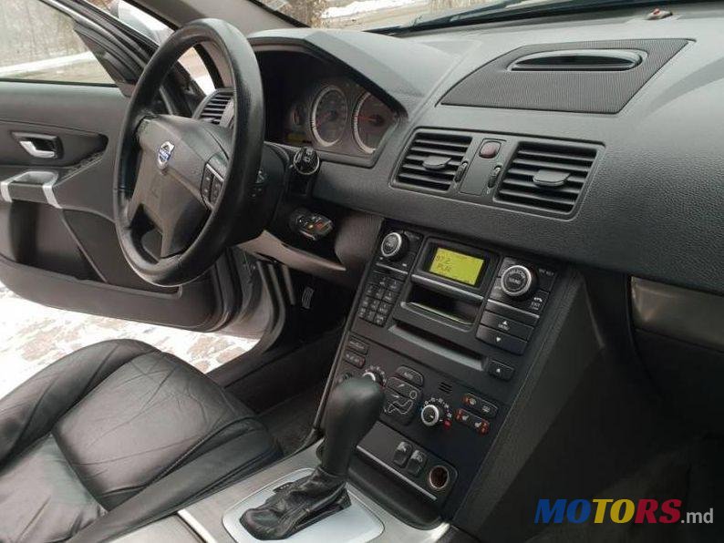 2011' Volvo XC90 photo #2