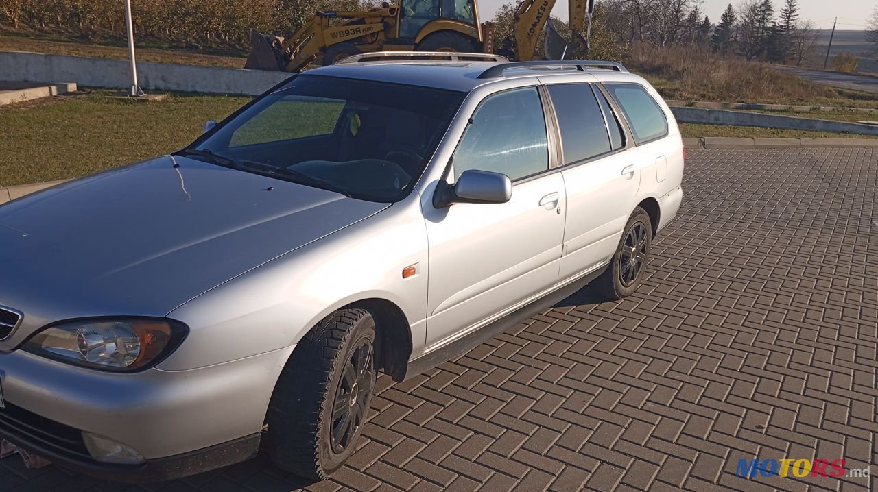2001' Nissan Primera photo #2