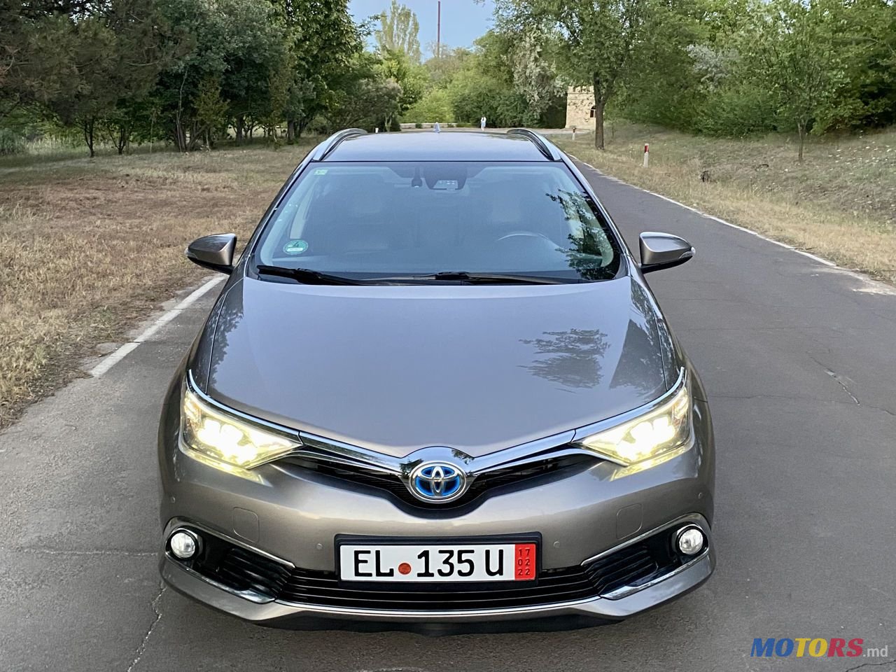 2015' Toyota Auris photo #3