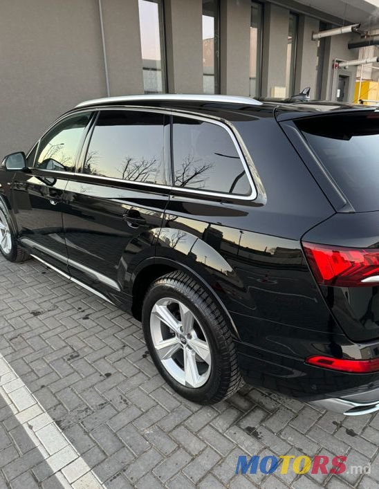 2020' Audi Q7 photo #4