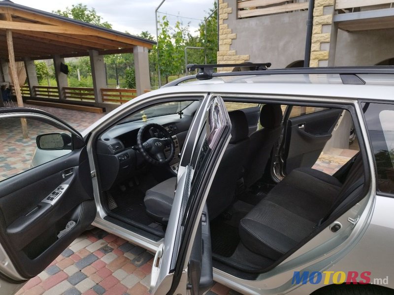 2005' Toyota Corolla photo #3