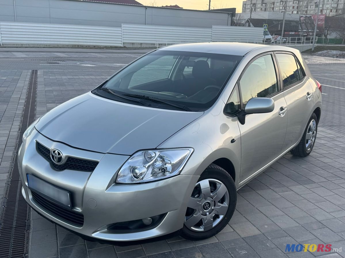 2008' Toyota Auris photo #3