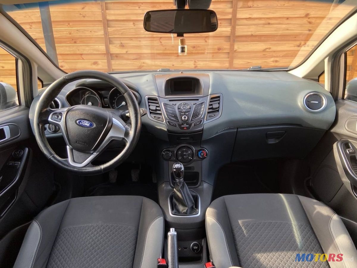 2015' Ford Fiesta photo #6