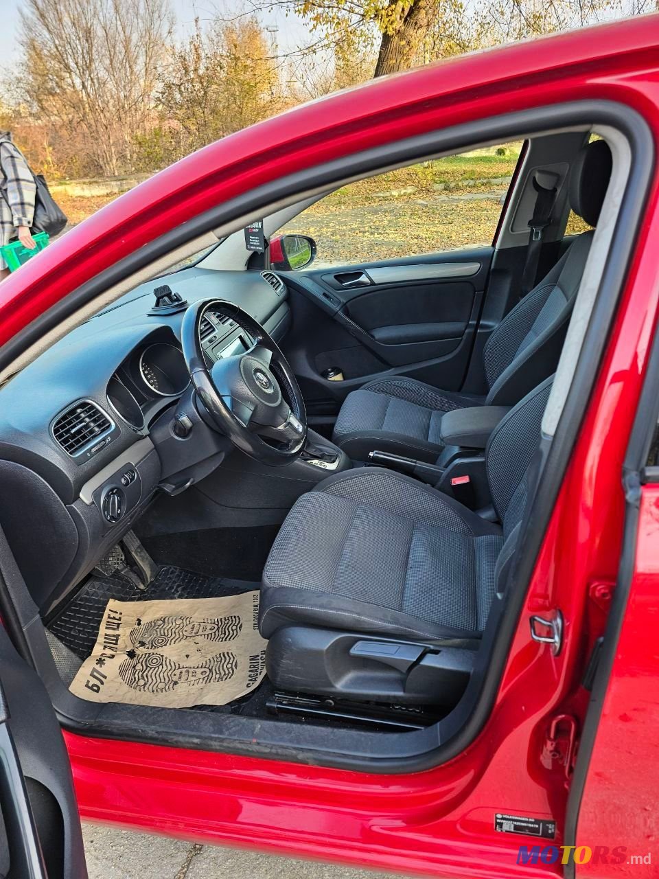 2011' Volkswagen Golf photo #5