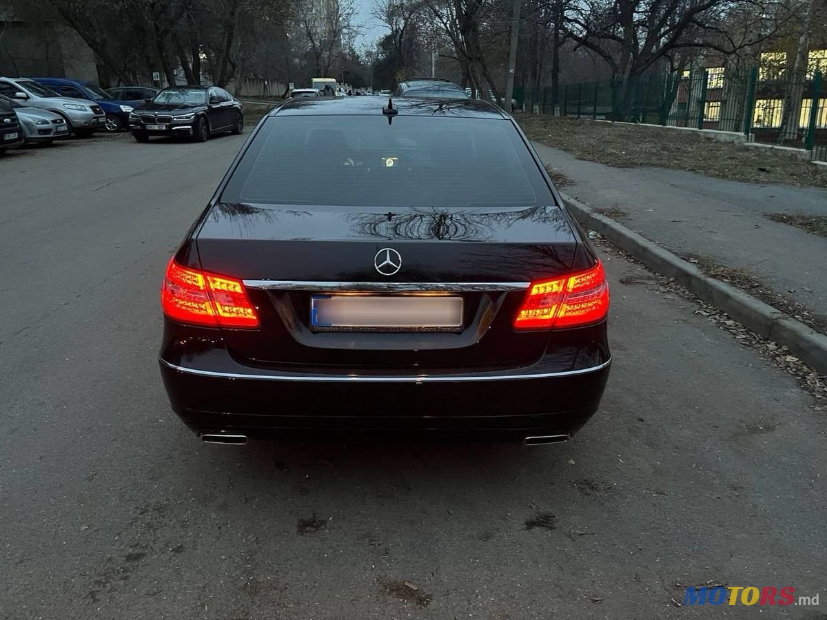2011' Mercedes-Benz E-Class photo #4