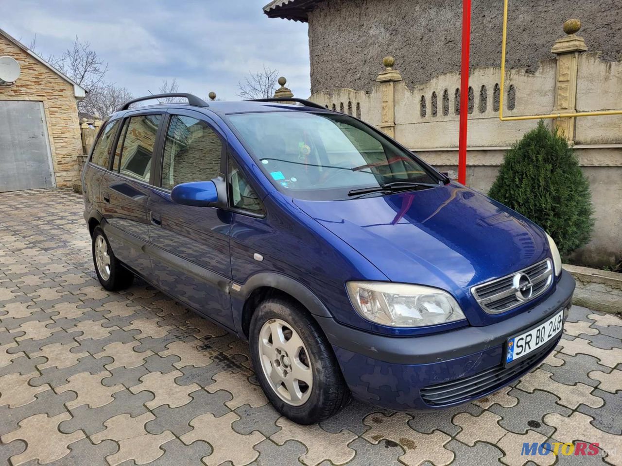 2004' Opel Zafira photo #2