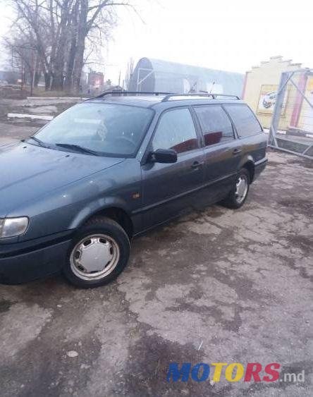 1995' Volkswagen Passat photo #1