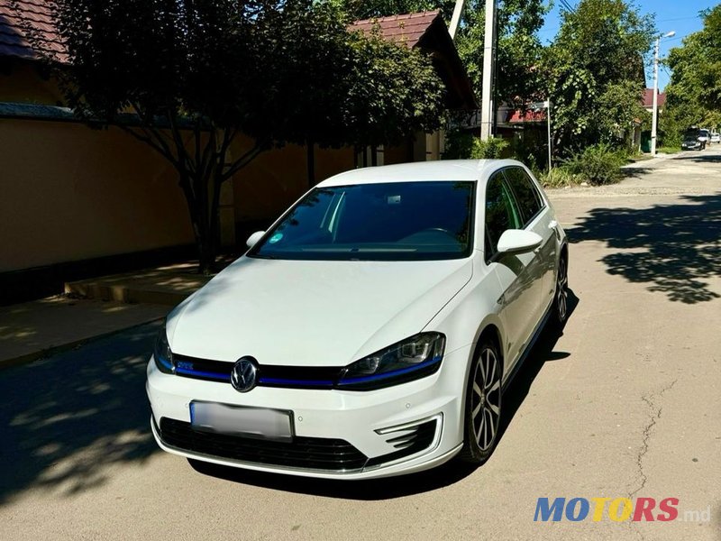 2015' Volkswagen Golf photo #2