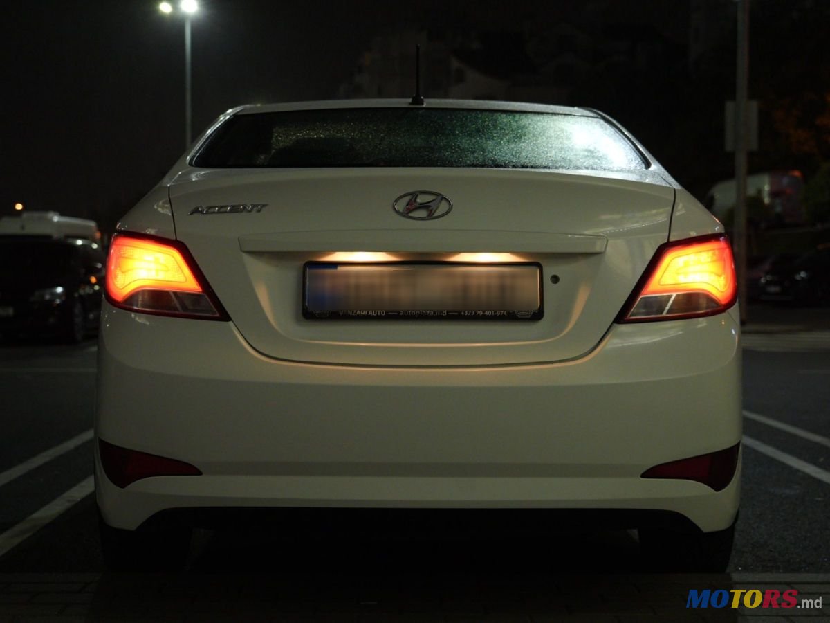2016' Hyundai Accent photo #5