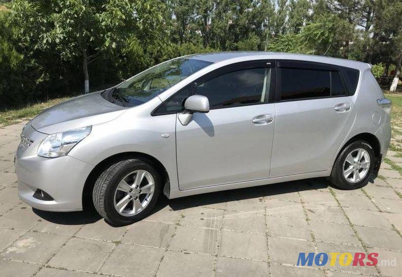 2009' Toyota Verso photo #1