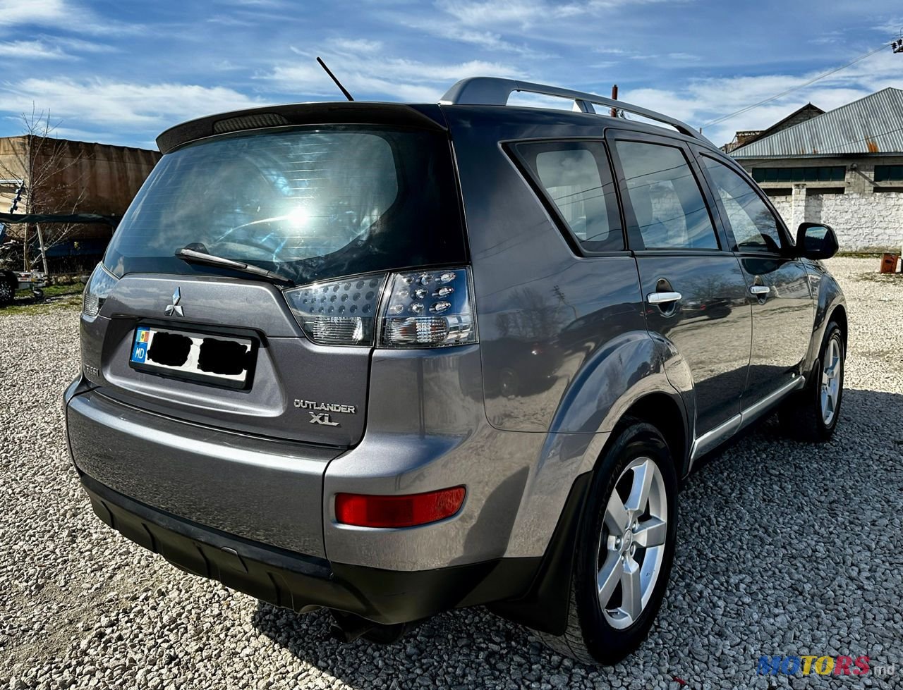 2009' Mitsubishi Outlander photo #4