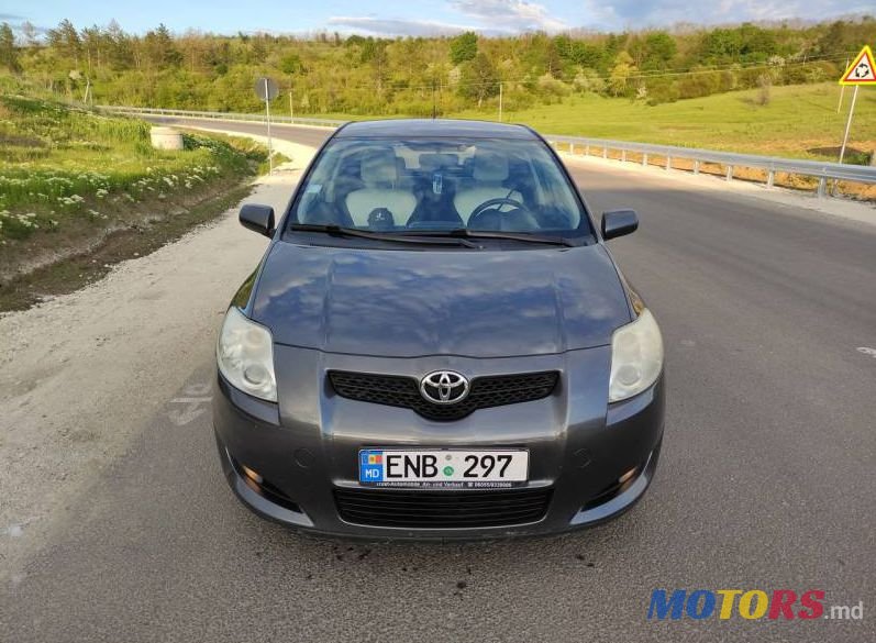 2008' Toyota Auris photo #1