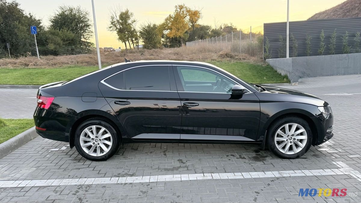 2021' Skoda Superb photo #2
