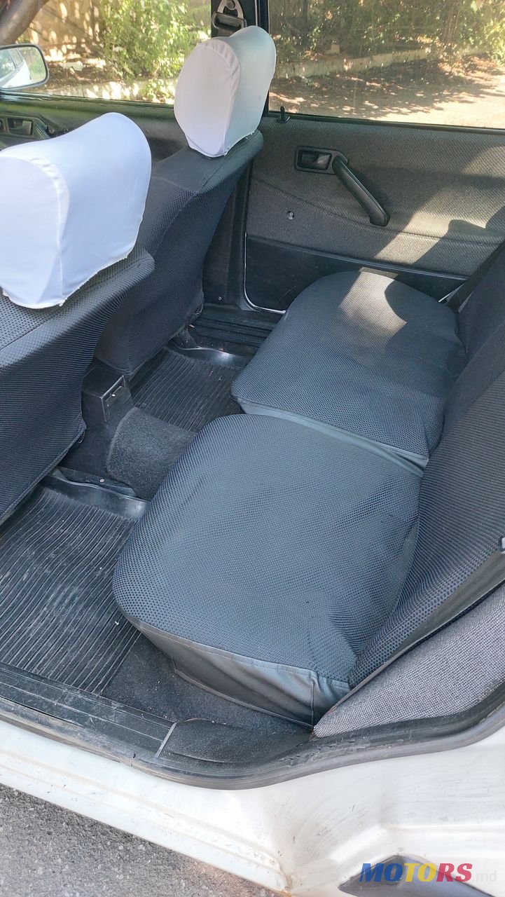 1988' Volkswagen Passat photo #3