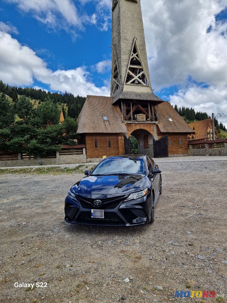 2017' Toyota Camry photo #3