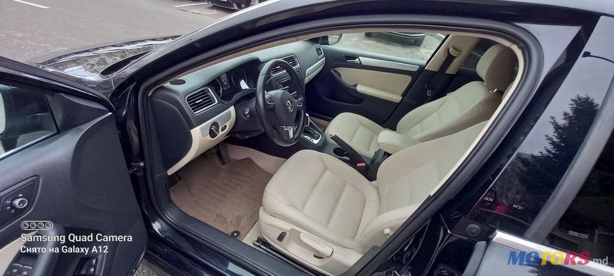 2013' Volkswagen Jetta photo #6