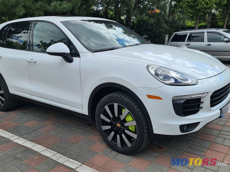 2015' Porsche Cayenne photo #2