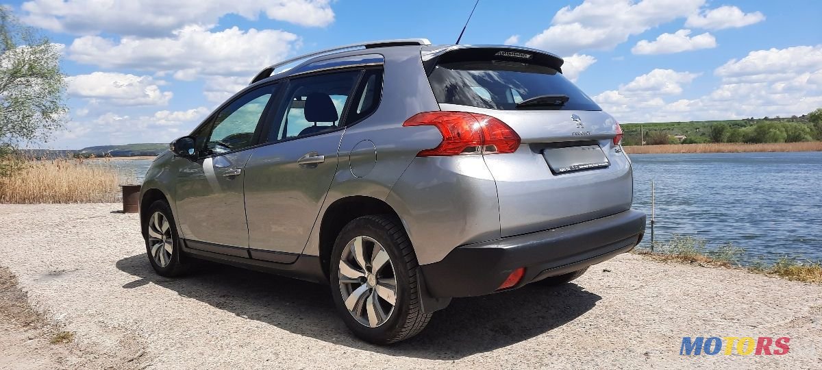 2015' Peugeot 2008 photo #5