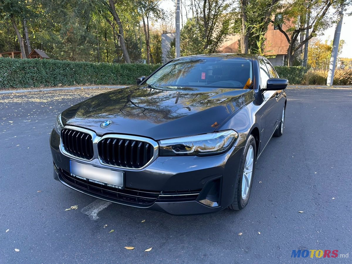 2020' BMW 5 Series photo #1