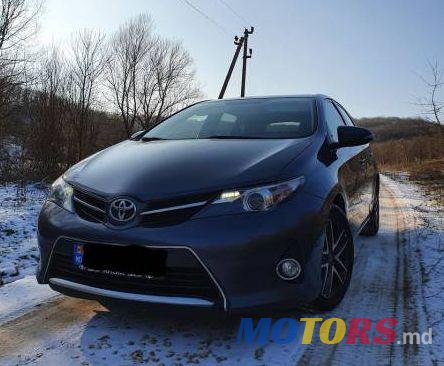 2015' Toyota Auris photo #1