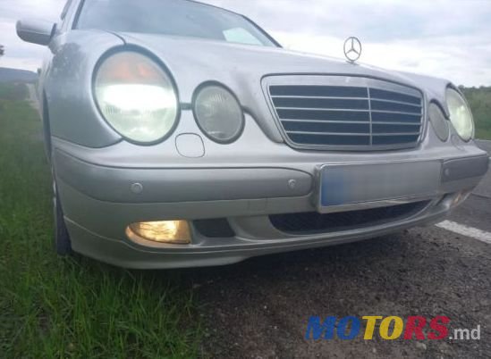 2001' Mercedes-Benz E-Class photo #1