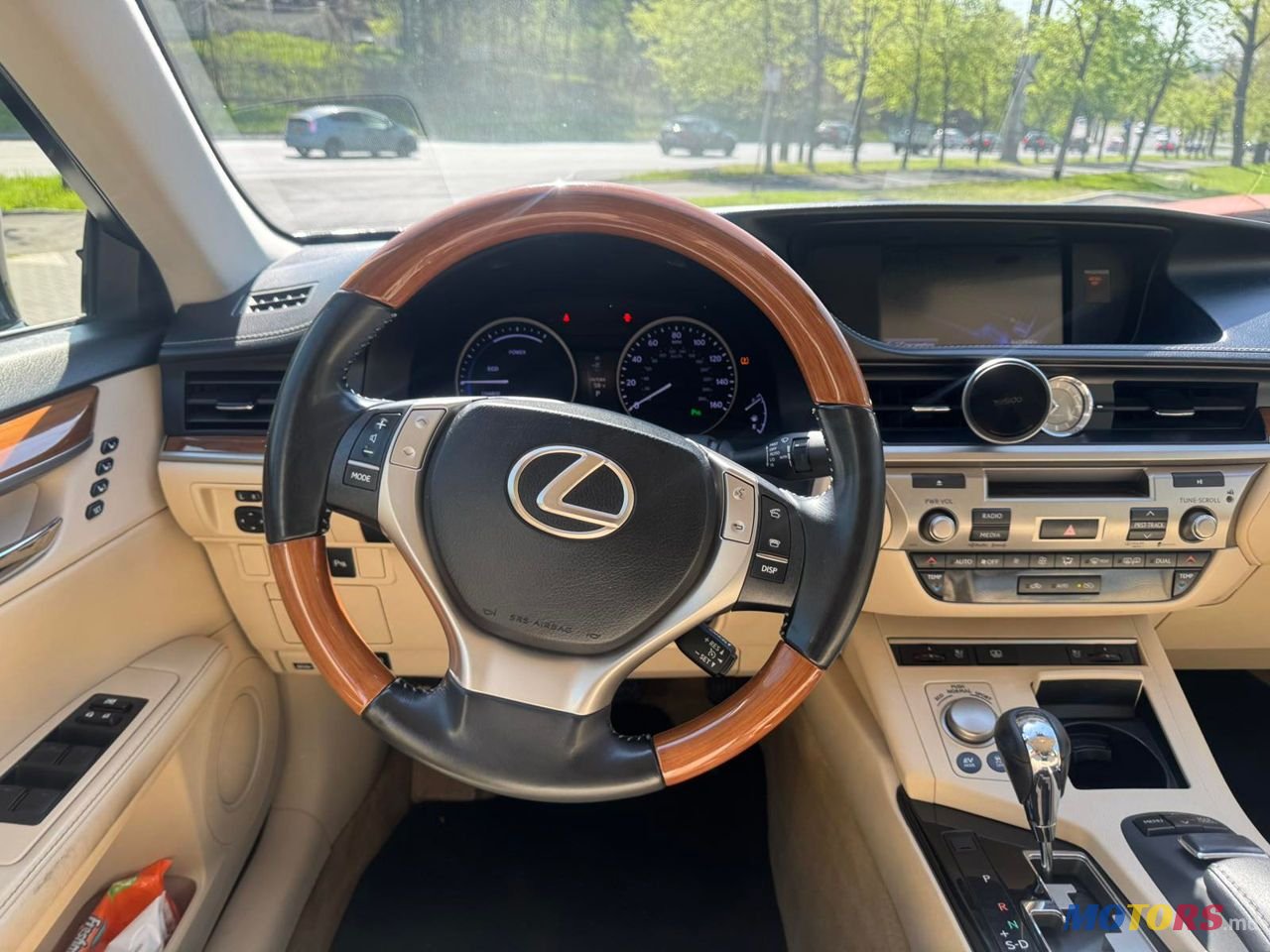 2013' Lexus Es Series photo #5