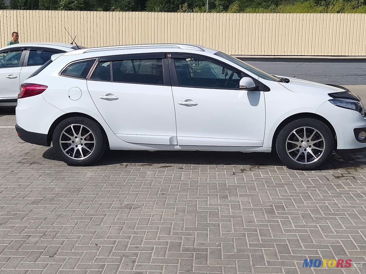 2013' Renault Megane photo #5