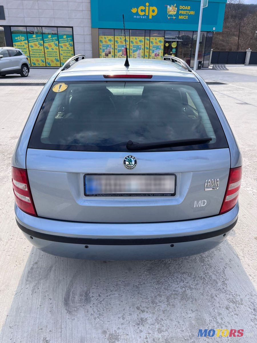 2005' Skoda Fabia photo #2