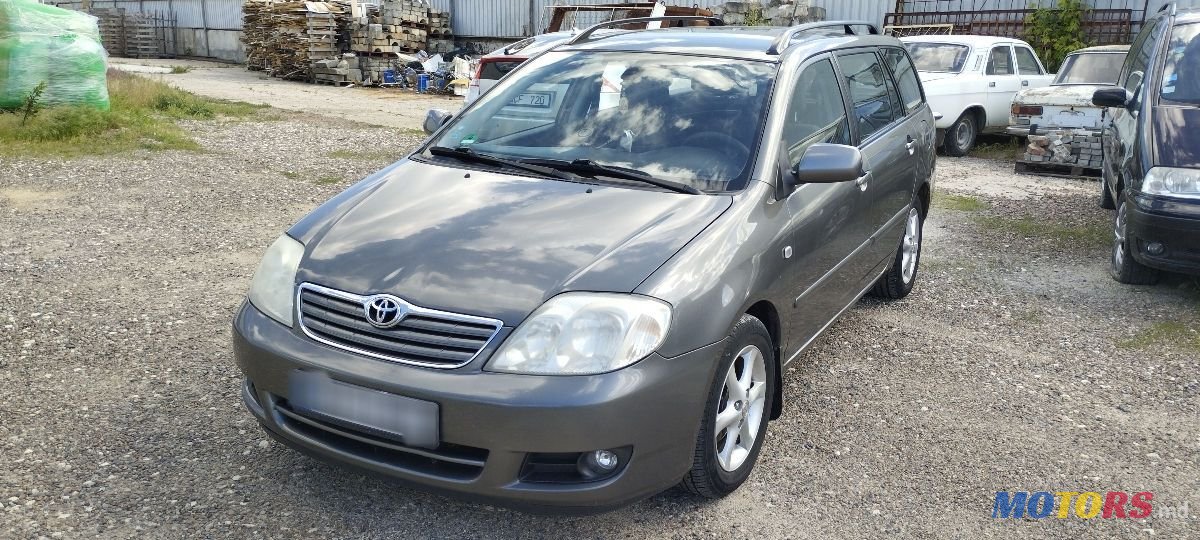 2004' Toyota Corolla photo #1