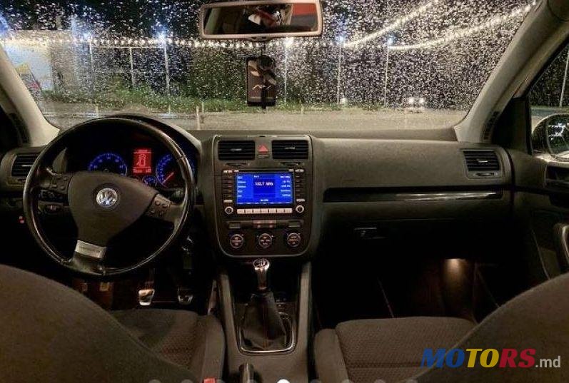 2008' Volkswagen Golf photo #2