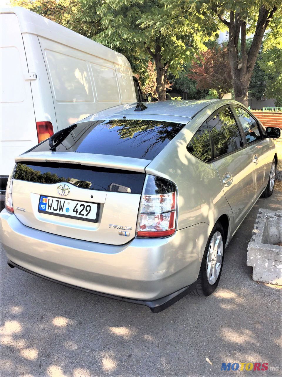 2005' Toyota Prius photo #3