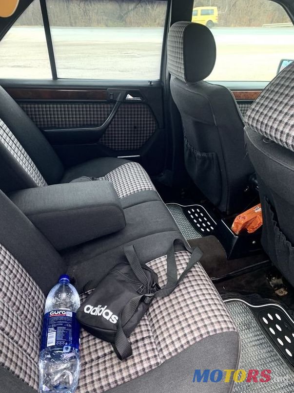 1994' Mercedes-Benz W124 photo #5