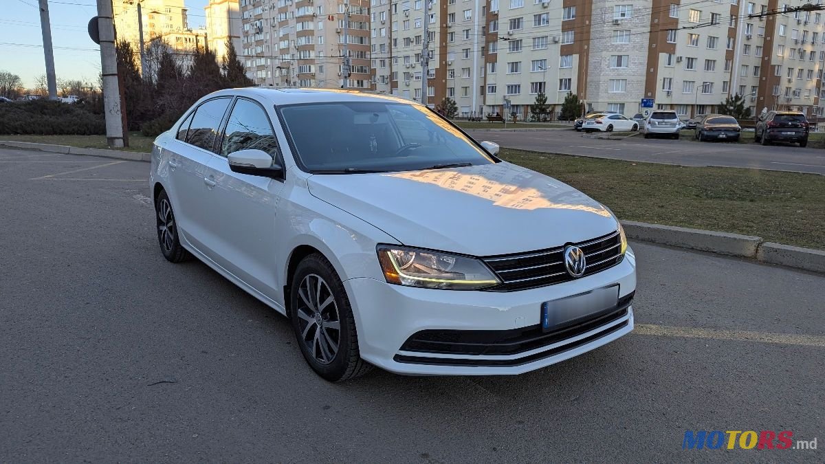 2017' Volkswagen Jetta photo #2