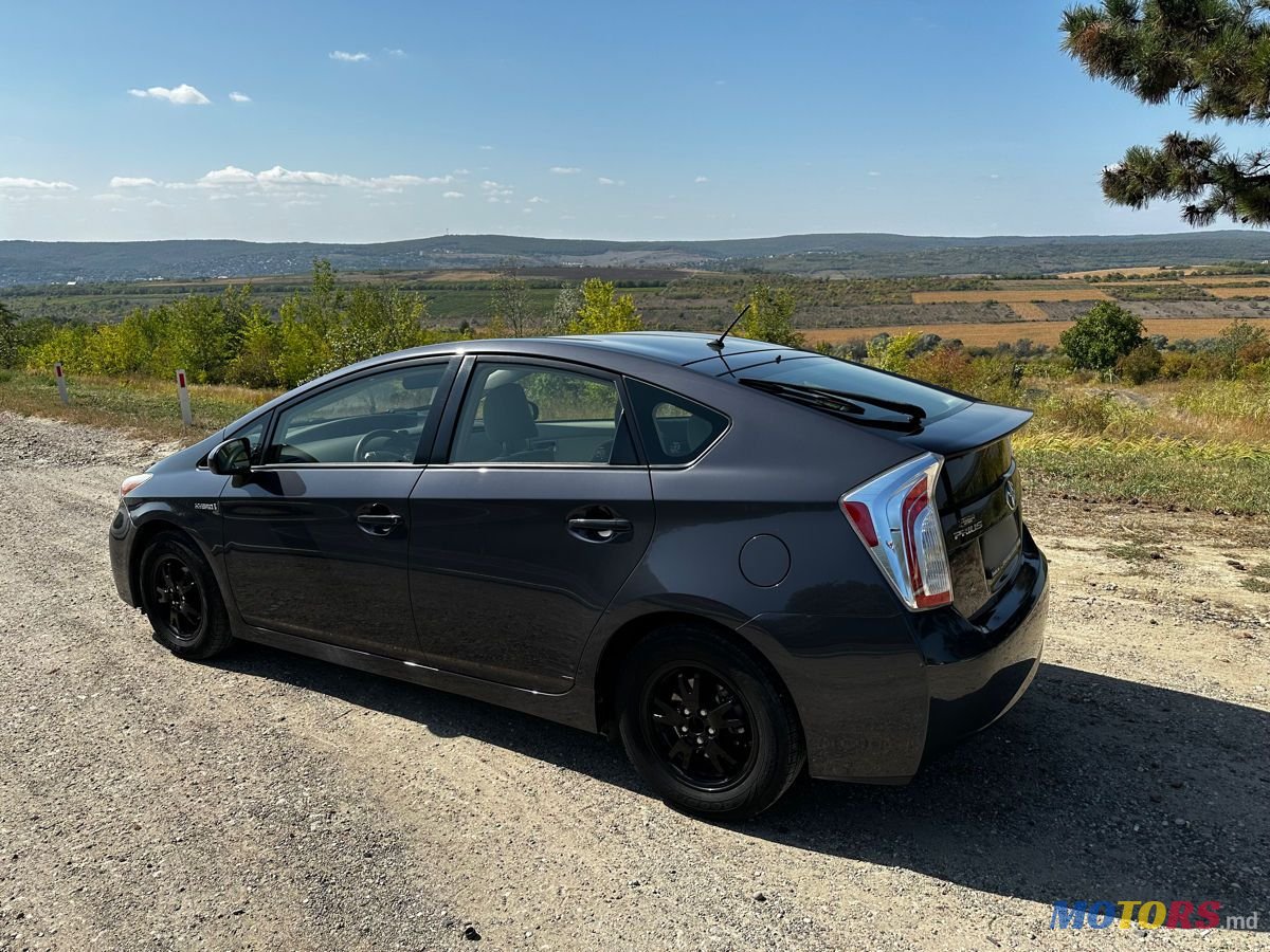2015' Toyota Prius photo #2