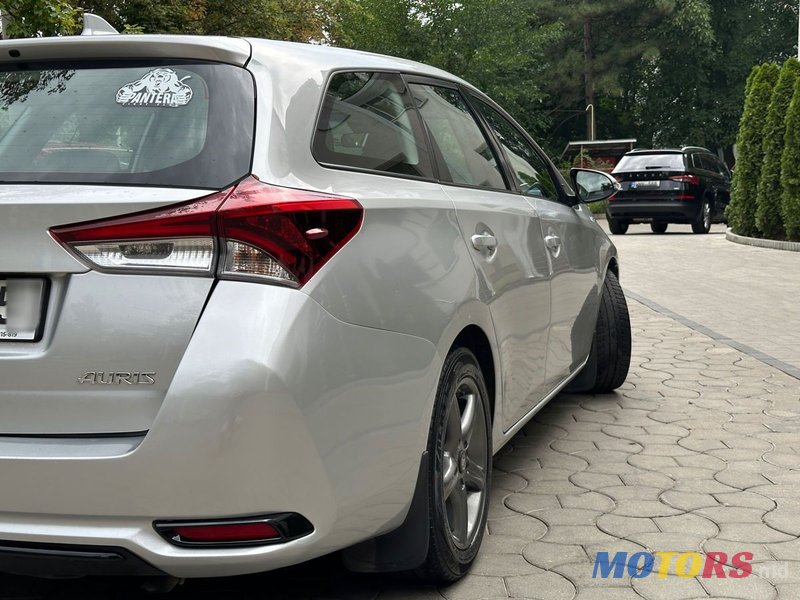 2016' Toyota Auris photo #5