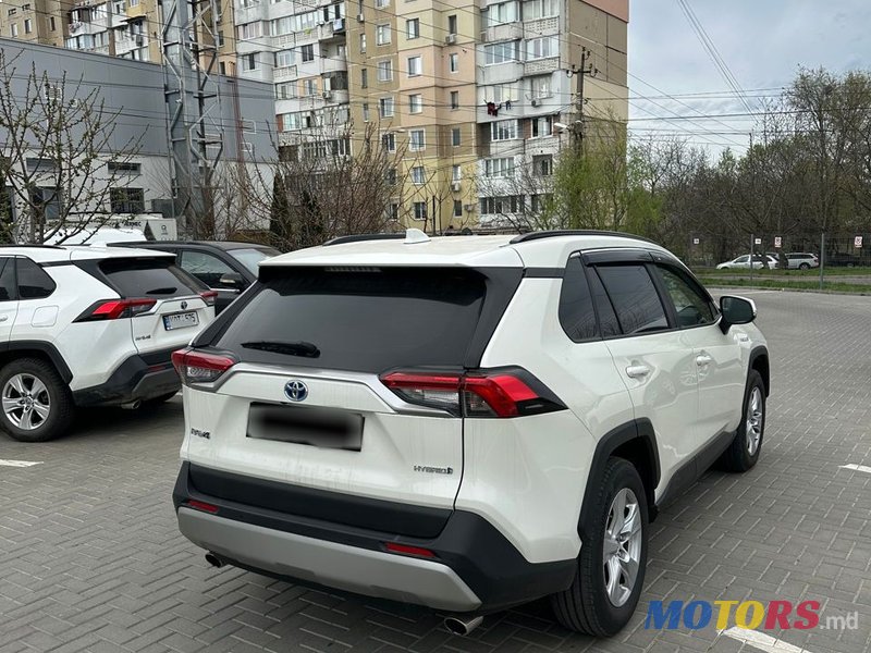 2020' Toyota RAV4 photo #2