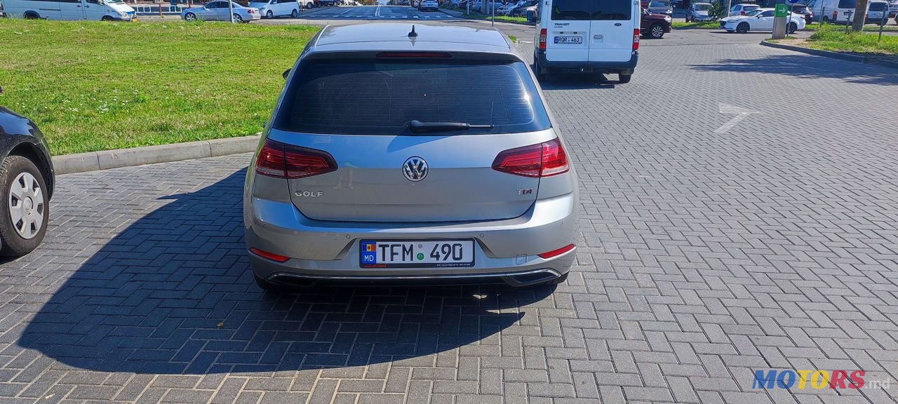 2017' Volkswagen Golf photo #4