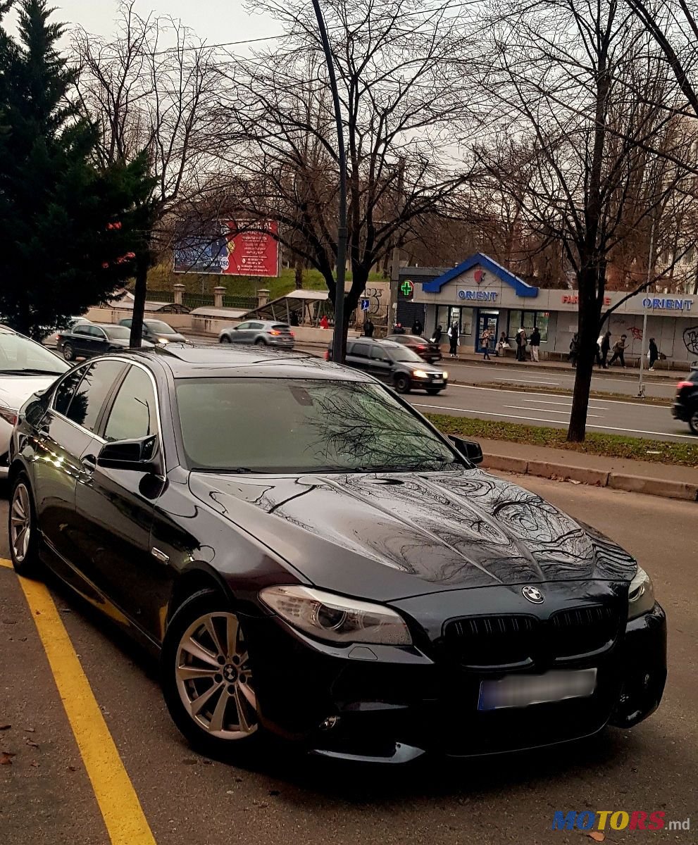 2011' BMW 5 Series photo #1