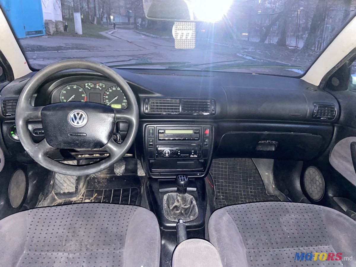 1998' Volkswagen Passat photo #6
