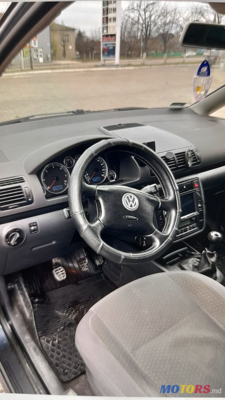 2005' Volkswagen Sharan photo #4