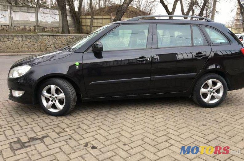 2011' Skoda Fabia photo #1
