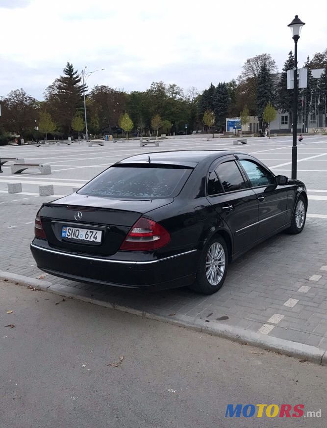 2004' Mercedes-Benz E Класс photo #2