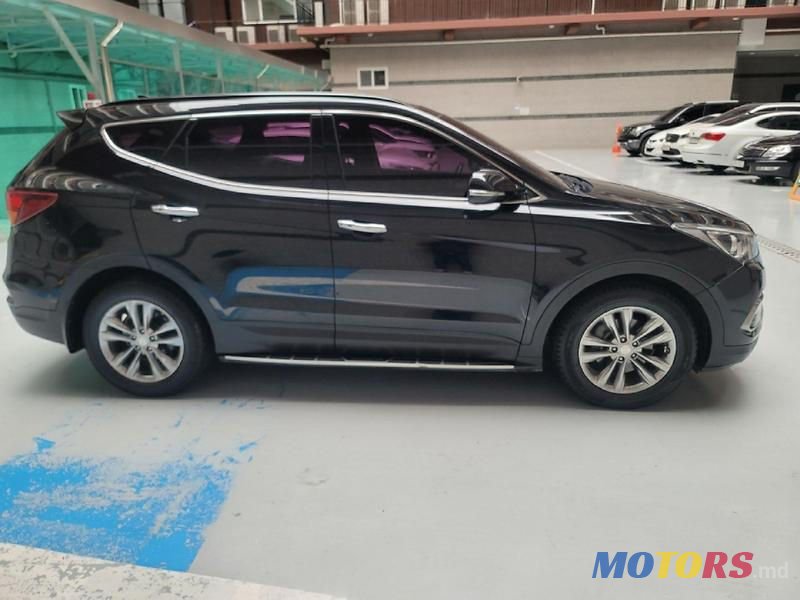 2015' Hyundai Santa Fe photo #2