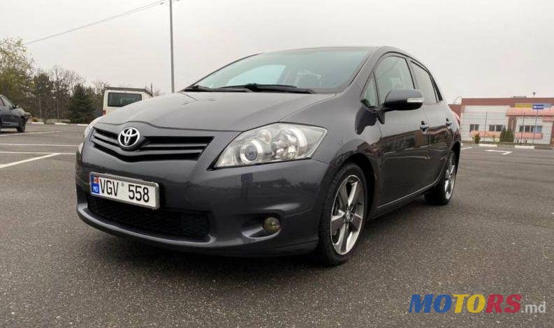 2010' Toyota Auris photo #1