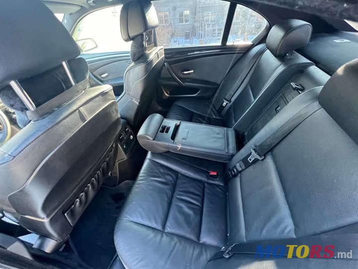 2009' BMW 5 Series photo #6