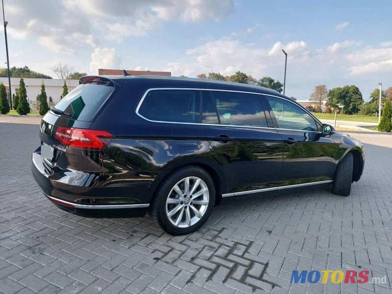 2015' Volkswagen Passat photo #3