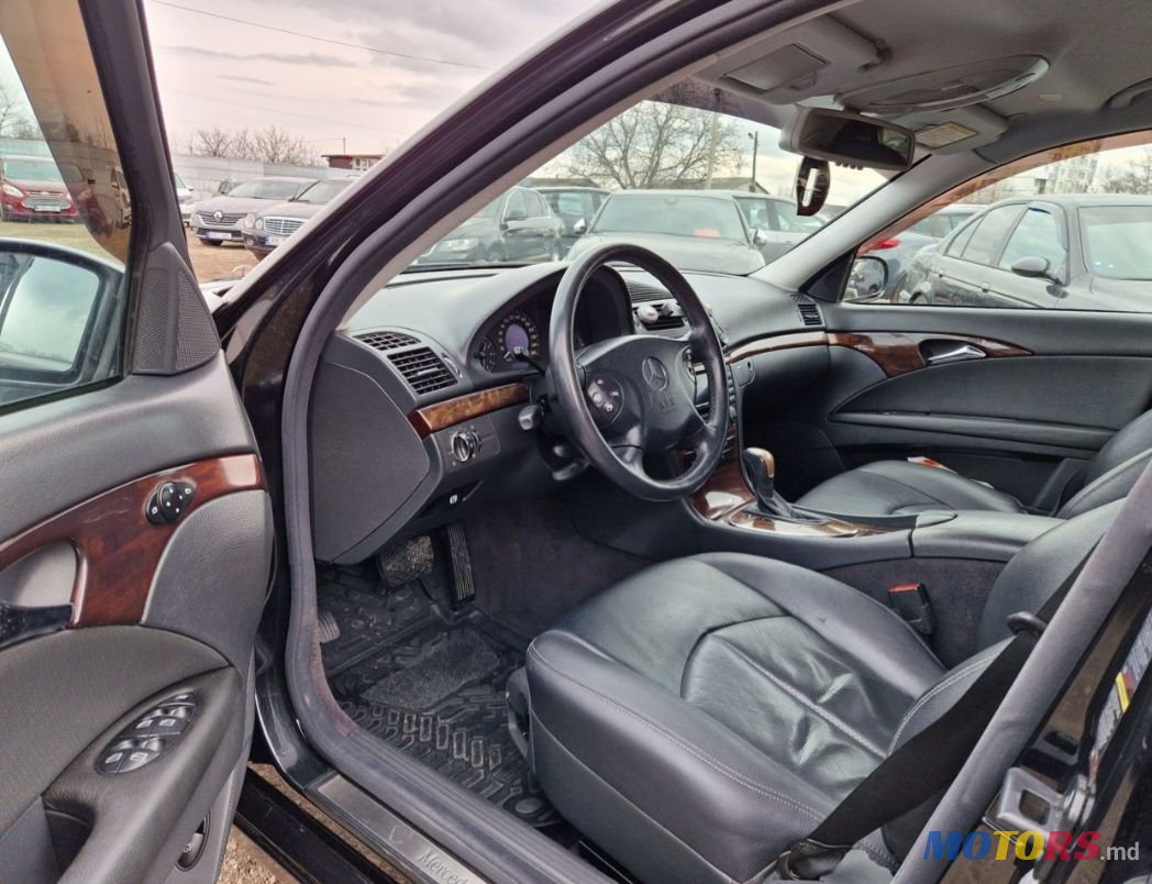 2006' Mercedes-Benz E Класс photo #6