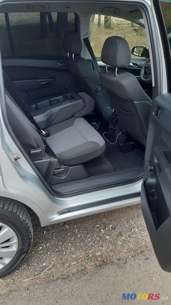 2009' Opel Zafira photo #3