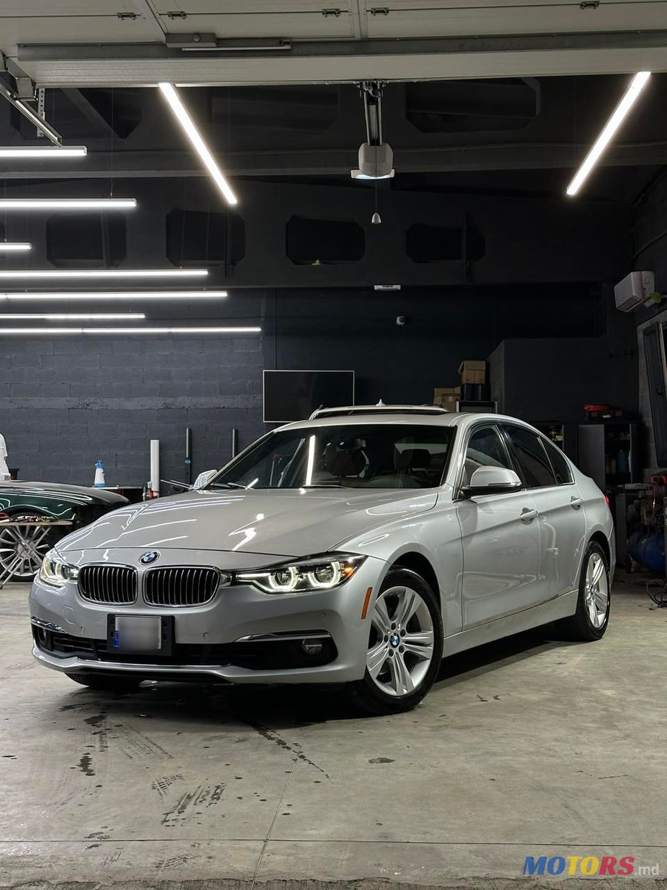 2016' BMW 3 Series photo #1
